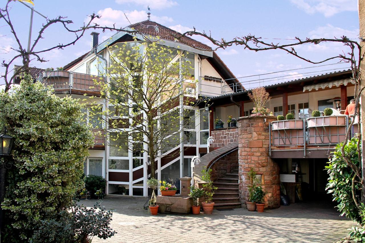 Hotel- Restaurant Zum Schwan Waldfischbach-Burgalben Exteriér fotografie